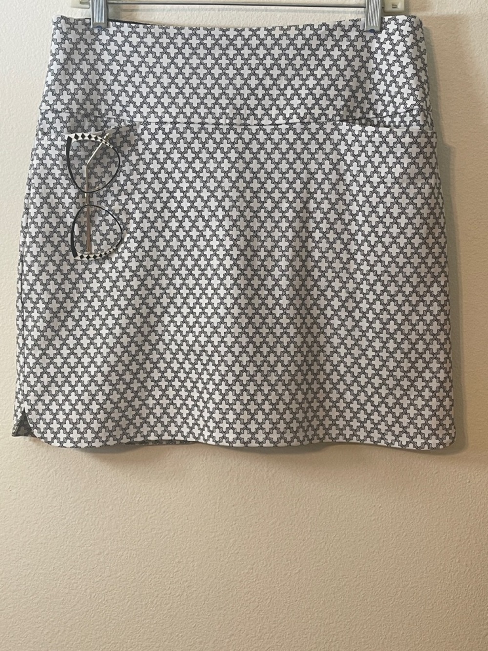 S.C. & Co. Stretch Skort White & Black Pattern